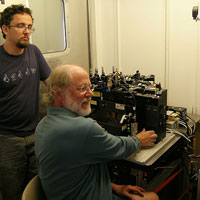 photo of Deiz adn Ger in lab