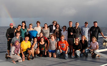 Photo of 2014 participants on board the R/V Kilo Moana.