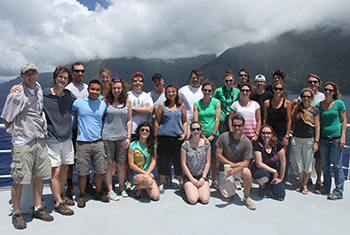Photo of 2013 participants on board the R/V Kilo Moana.